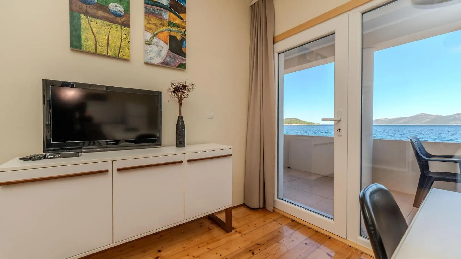 Family Friendly Seaside Apartments Iz, Iz - 22025 Veli Iz 0*,  Croatia