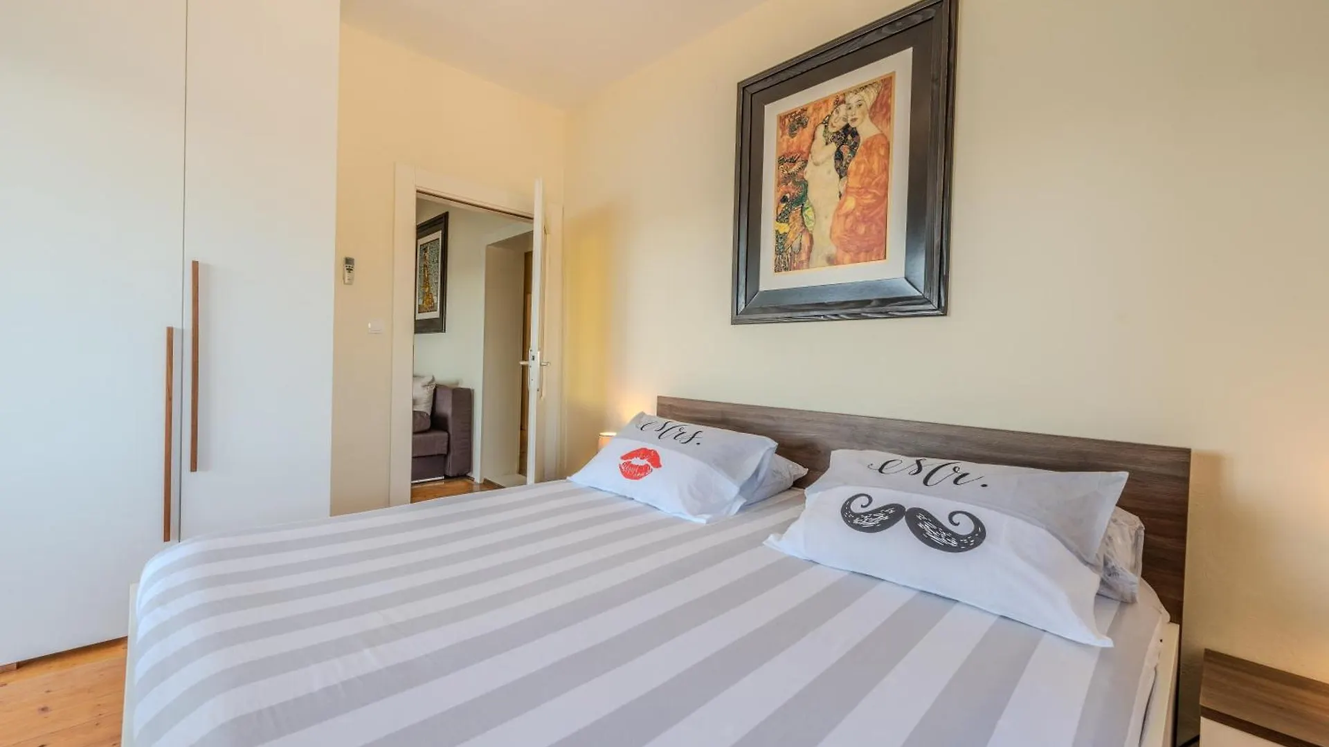 Family Friendly Seaside Apartments Iz, Iz - 22025 Veli Iz 0*,  Croatia