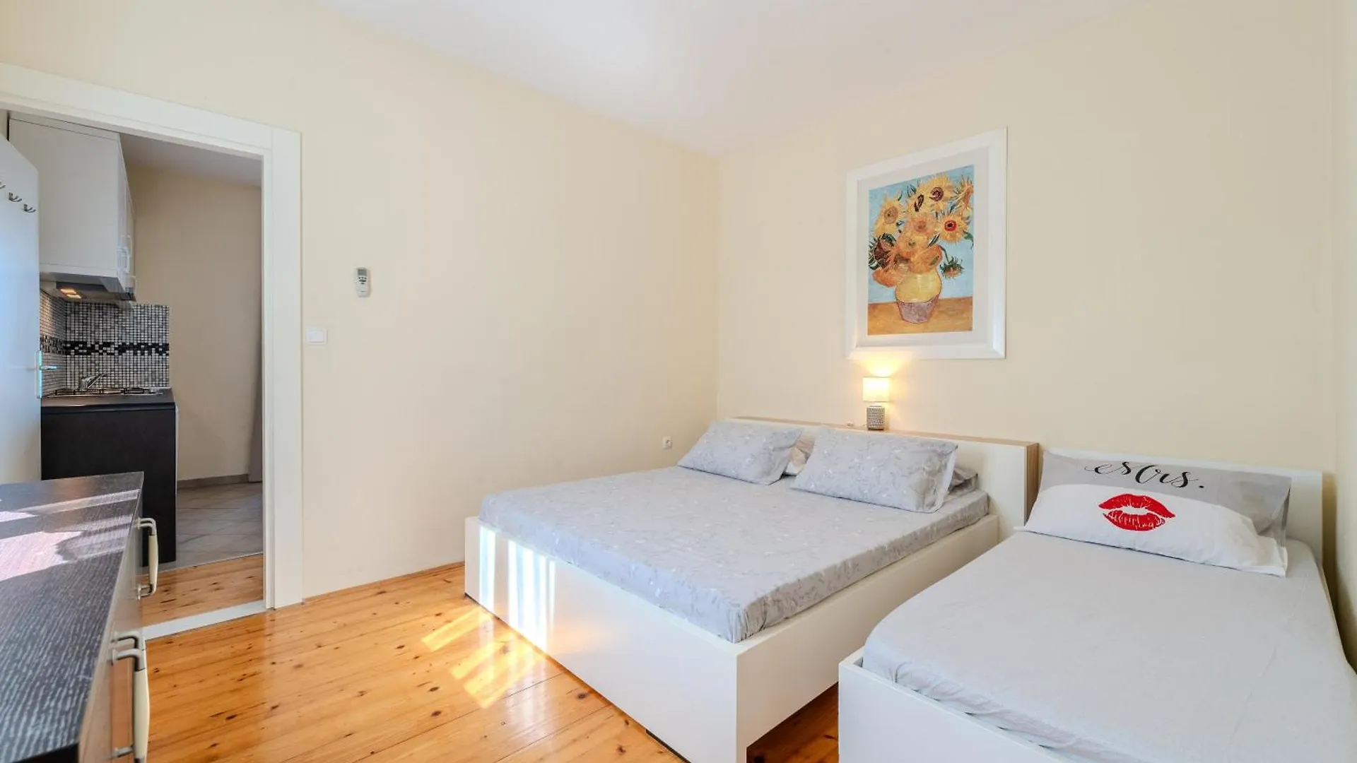 Family Friendly Seaside Apartments Iz, Iz - 22025 Veli Iz